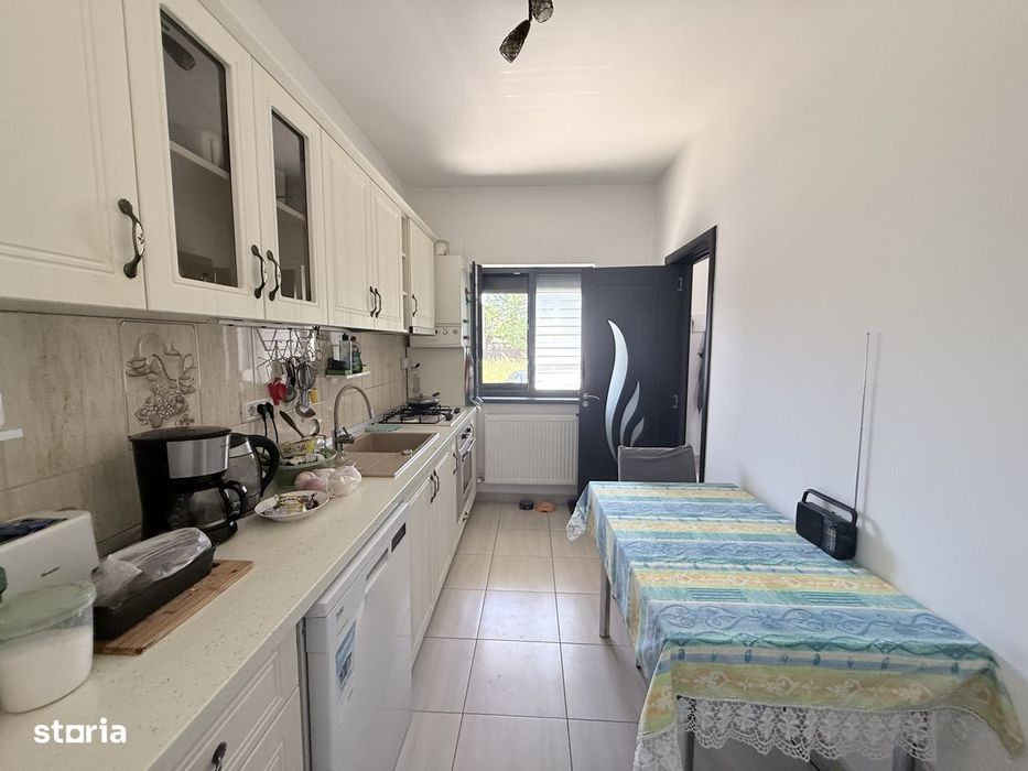 Casa P+1 cu curte proprie si 2 parcari, Pod izolat, Langa noua scoala