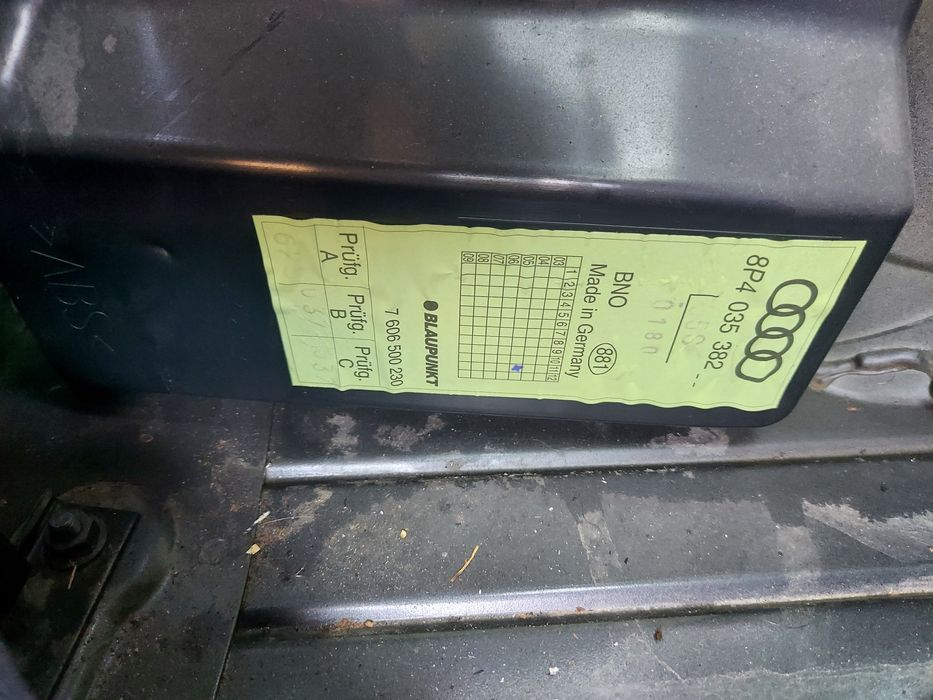 Tub bass Subwoofer Audi A3 8 p 2 sau 4 usi