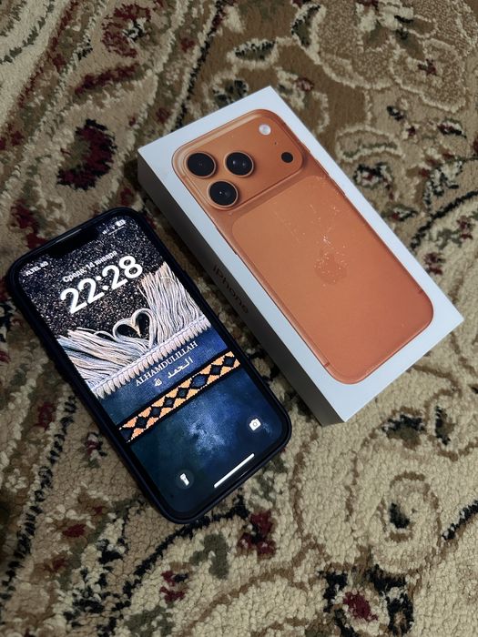 Продам айфон 13