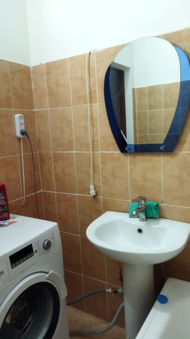 Продам 2 ком.кв.в 13 мкр.1 этаж