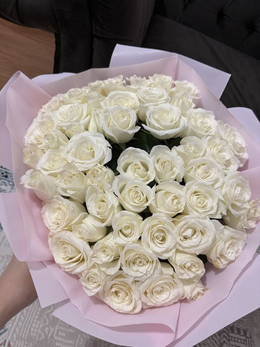 Белые розы 51 шт