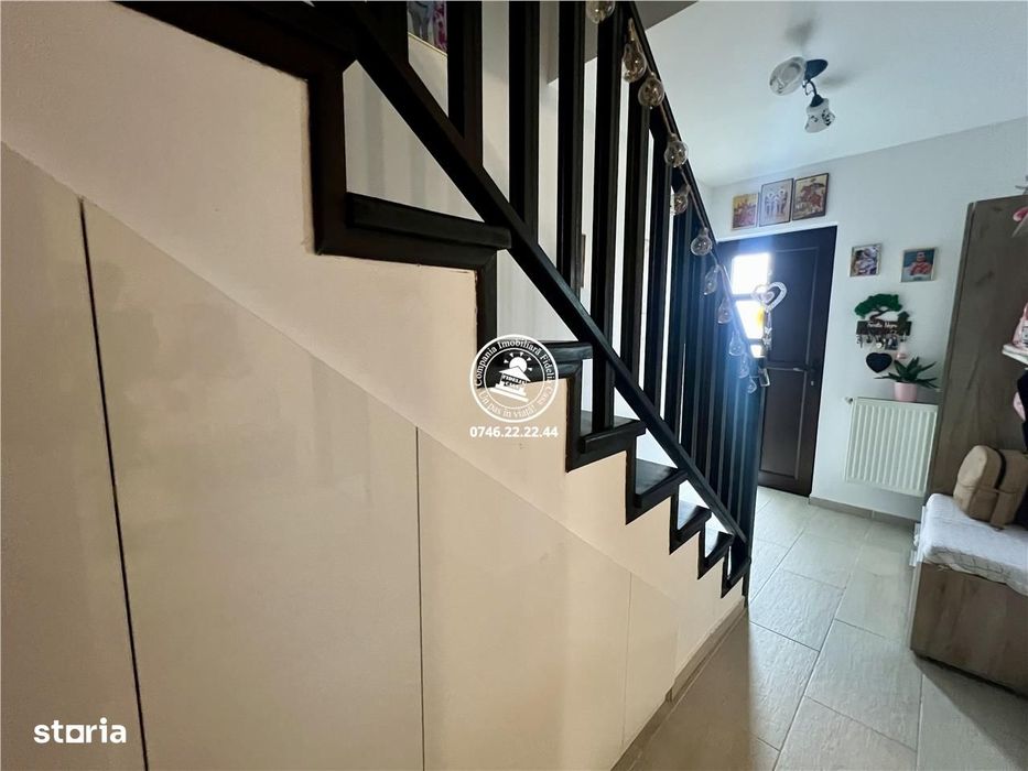 Vila tip duplex de vanzare cu 3 camere si 2 bai, de vanzare in Lunca C