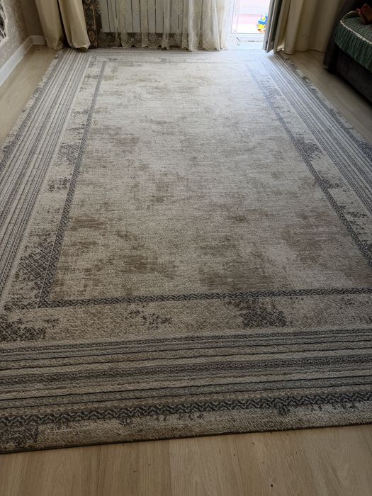 Продам ковер 4*2,4м