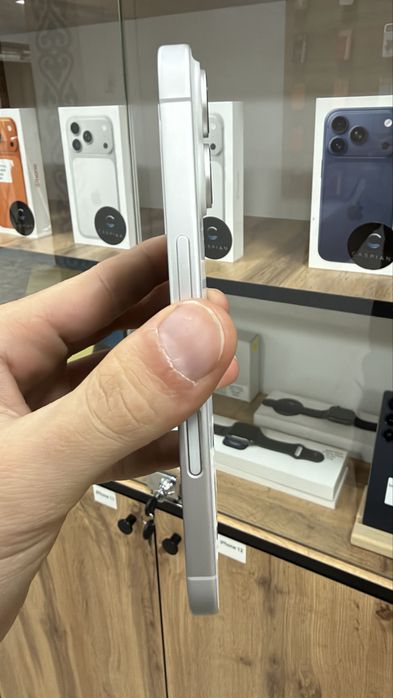 iPhone 16