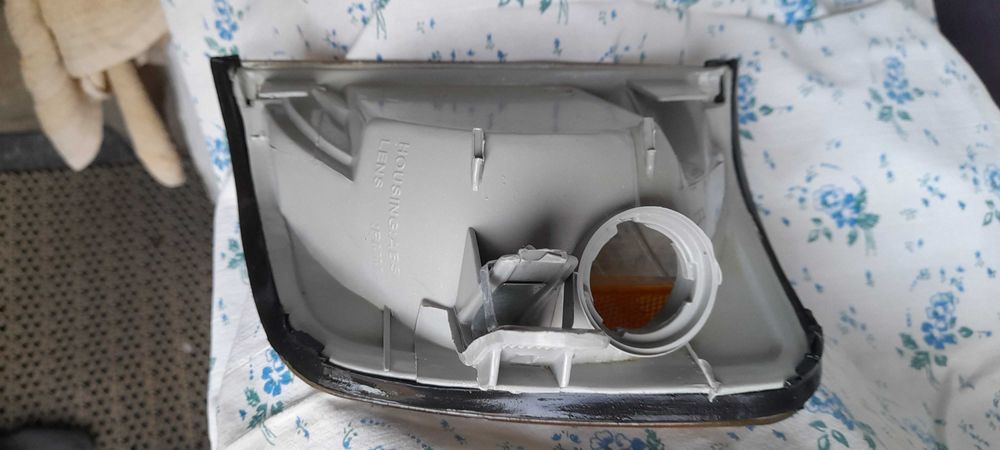 Продам поворотник на мэрс