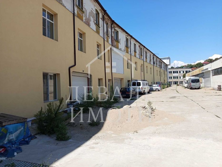 Продава се Промишлена сграда в Русе, Веждата - 1328 кв.м за 500 €/кв.м - Снимка #2