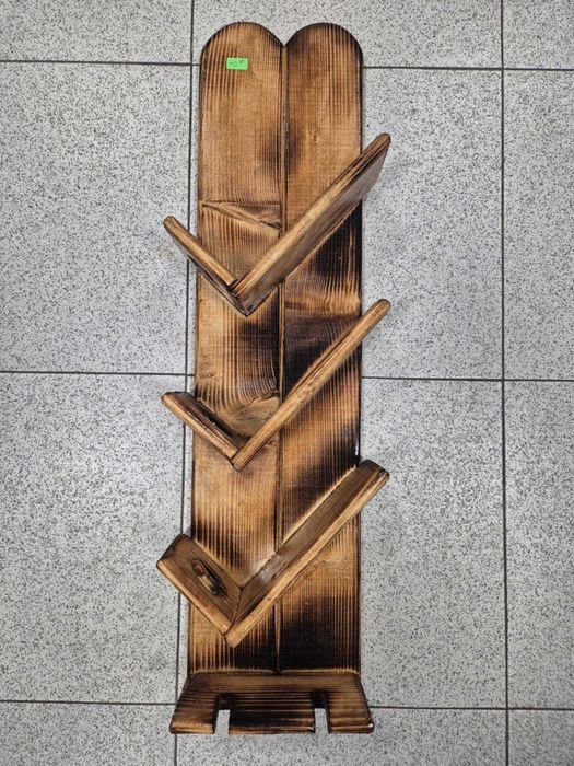 Продавам и изработвам дървени стойки за вино и ръчно написани табели