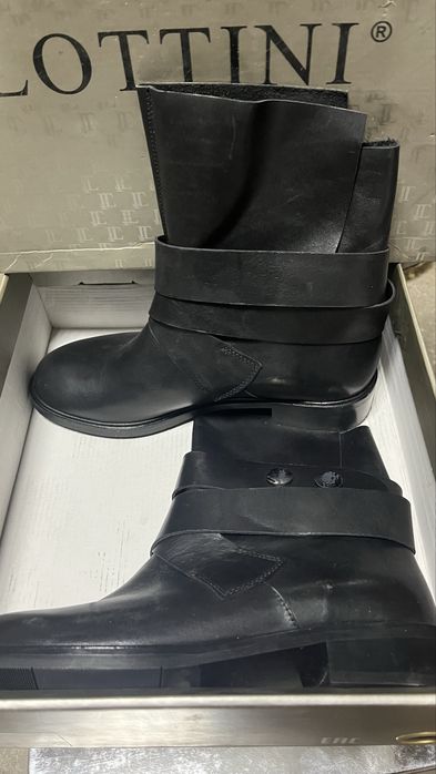 Продам женские осенние сапоги