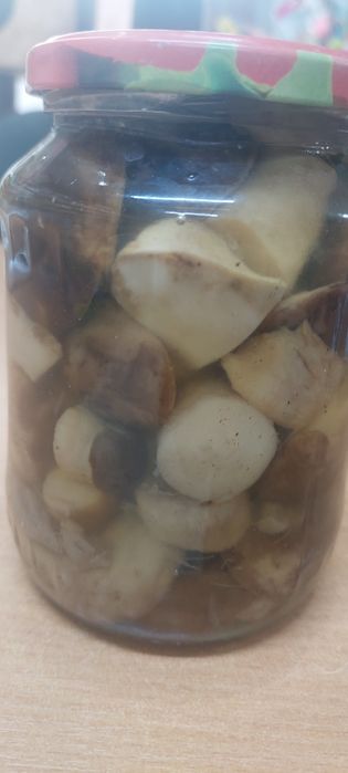 Продам маринованые огурцы,  помидоры .