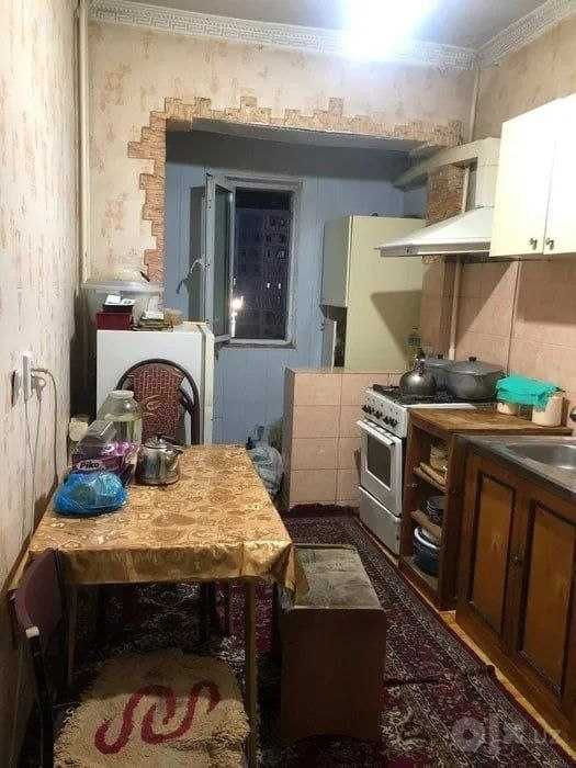 Срочно продаётся квартира на Ц15 3/5/9 без ремонта, Шанель салон