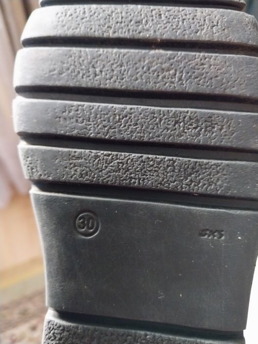 Продам зимние детские ботинки