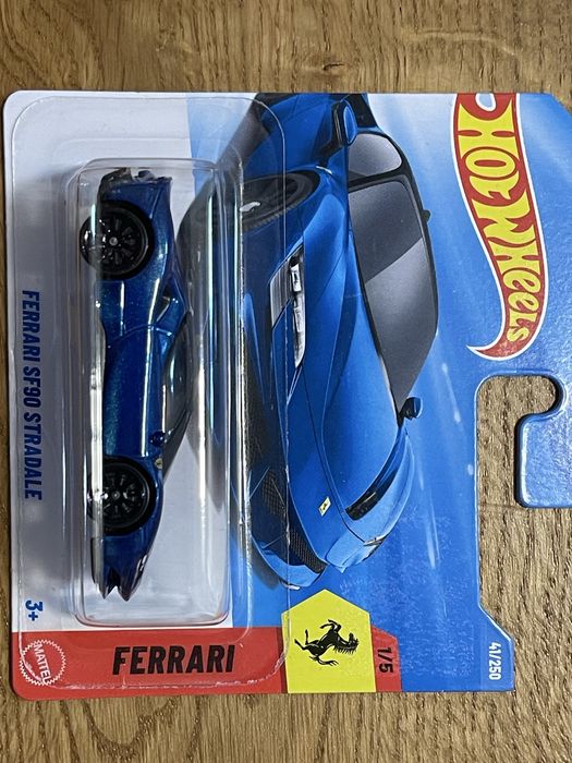 Hot Wheels Porsche 911 GT3 RS(992) Ferrari SF90 Sradale Arad • OLX.ro