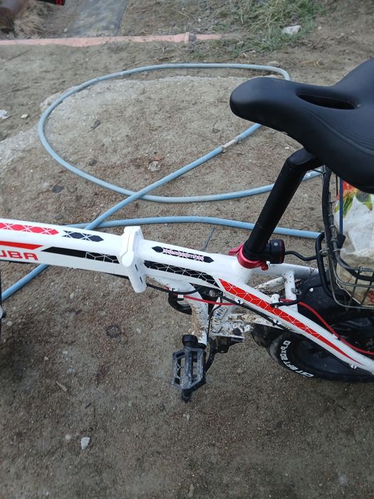 Vând bicicletă electrică în stare foarte bună Am acte la ea și factură