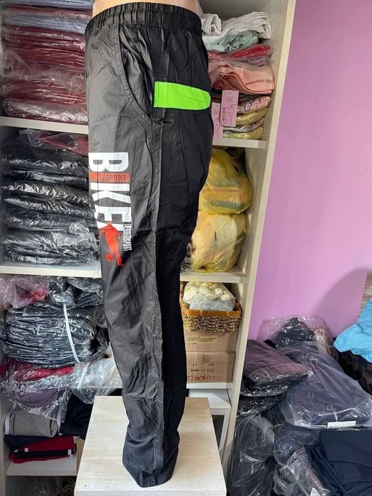Pantaloni barbati