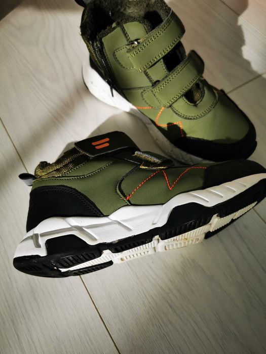 Зимни  обувки  за  момче