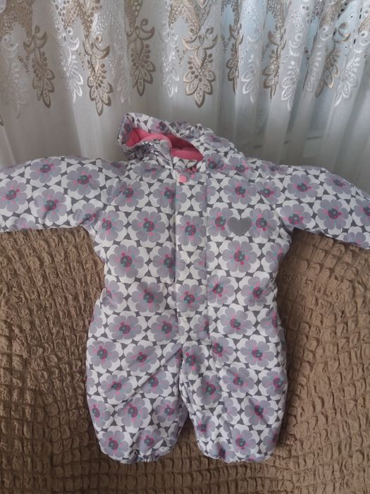 Продам комбинезон демисезонный.