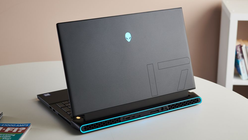 Alienware M17 R2 xolati ideal