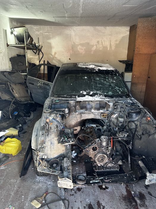 Продам BMW E34 на запчасти