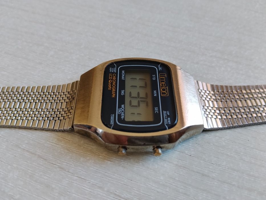 Лот ретро часовници Buletronic и Timeton