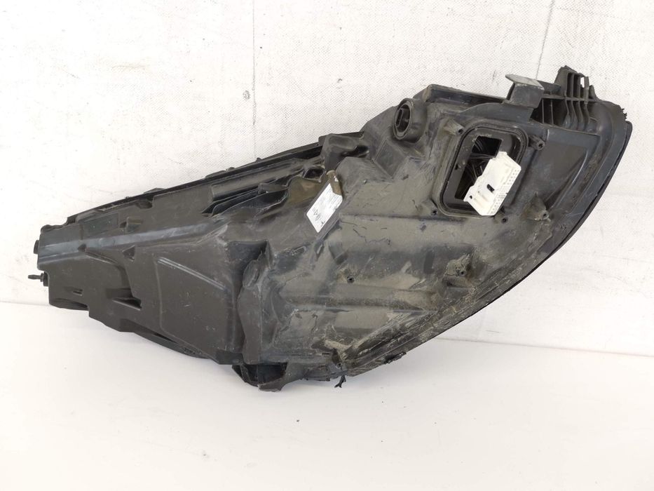 Ляв фар Led Tesla Model 3/Y / Lqv far Led Tesla Model 3/Y Оригинален,