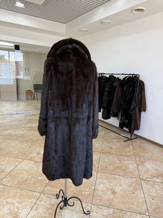 Продам норковую шубу