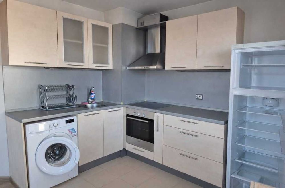 Дава се под наем Двустаен апартамент в София, Редута - 72 кв.м за 597.21 € - Снимка #2