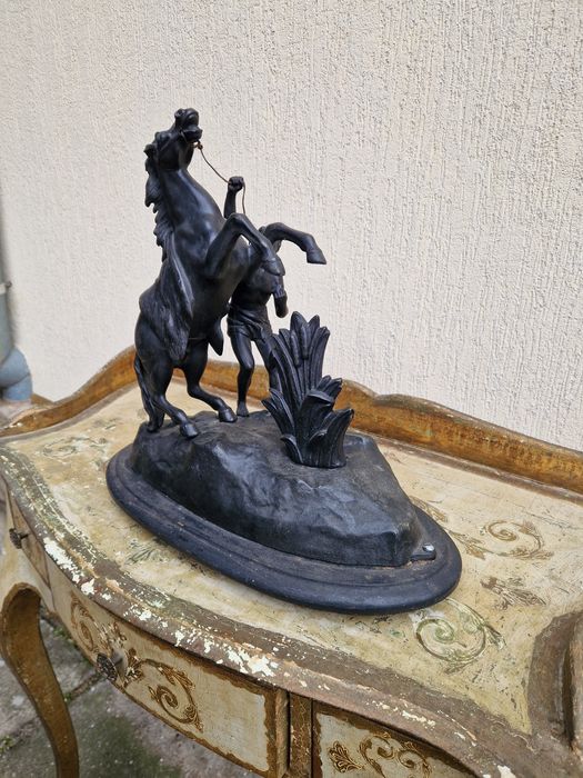 Прекрасна антикварна френска фигура статуетка скулптура