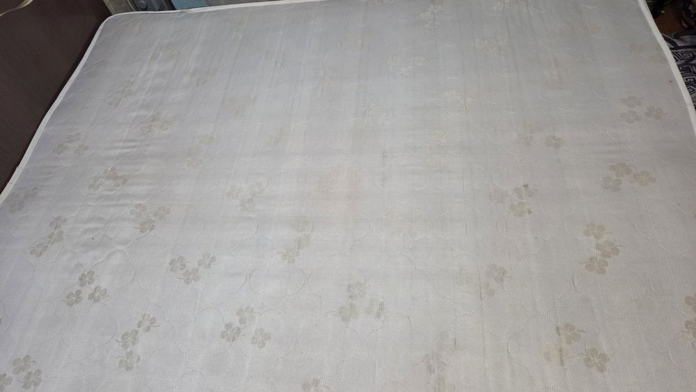 Продам 2х спальную кровать