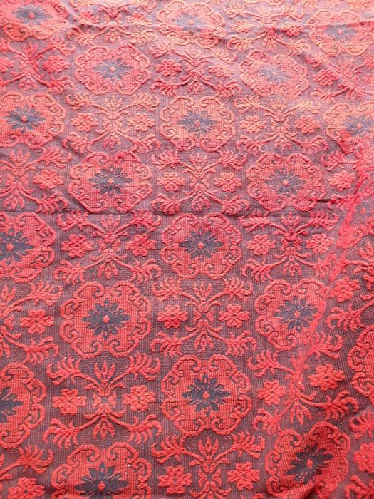 Стари килими и пътеки