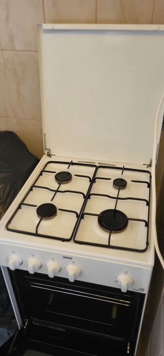 Aragaz Zanussi+Hota Gorenje