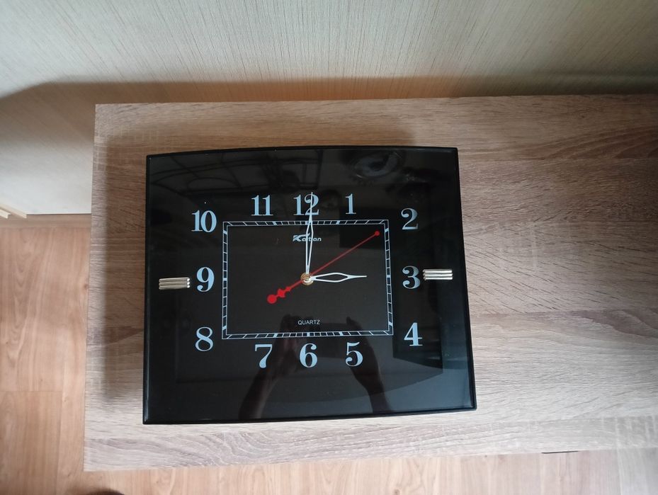 Настенные часы 32*28 см