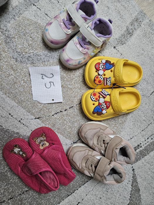 Lot 4 perechi de papuci marimea 25