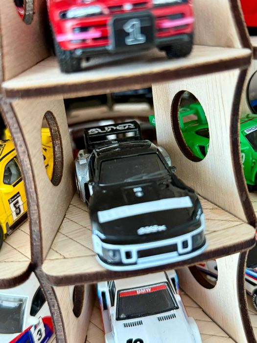 Display pentru mașinuțe 1:64 – Hot Wheels, Matchbox, Bburago 60 locuri