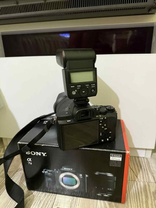 Sony A7 II с обектив FE 28-70mm  +4 Батерии и Светкавица