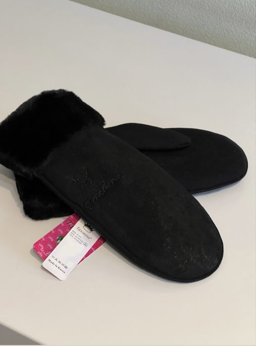 Варежки женские. Замша