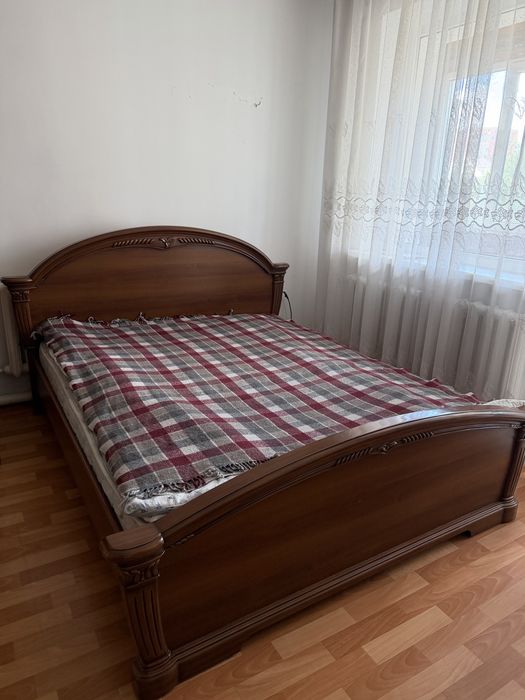 Спальный гарнитур дерево