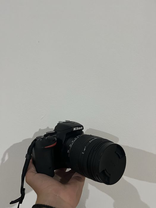 Kit DSLR Nikon D5500 + Obiectiv Sigma 18-250mm Maco OS + Geantă și Accesorii