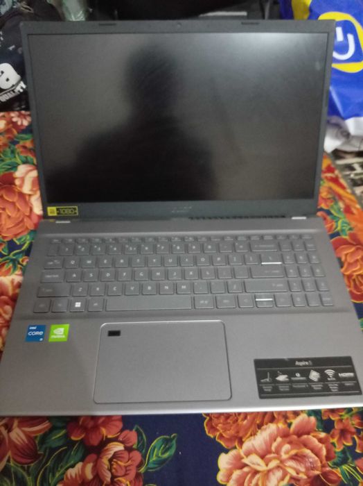 Acer Core i5 kompyuter sotiladi