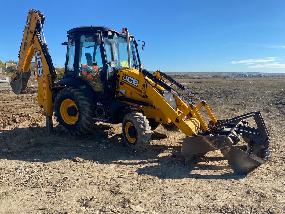 Vanzare/Inchiriere Buldoexcavator (sapaturi, nivelare)