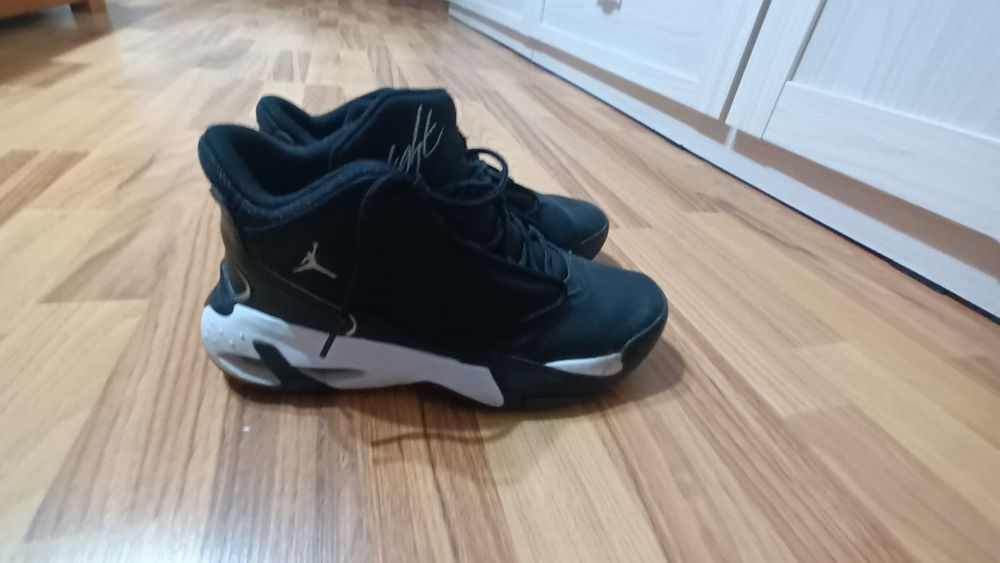 Adidasi jordan originali