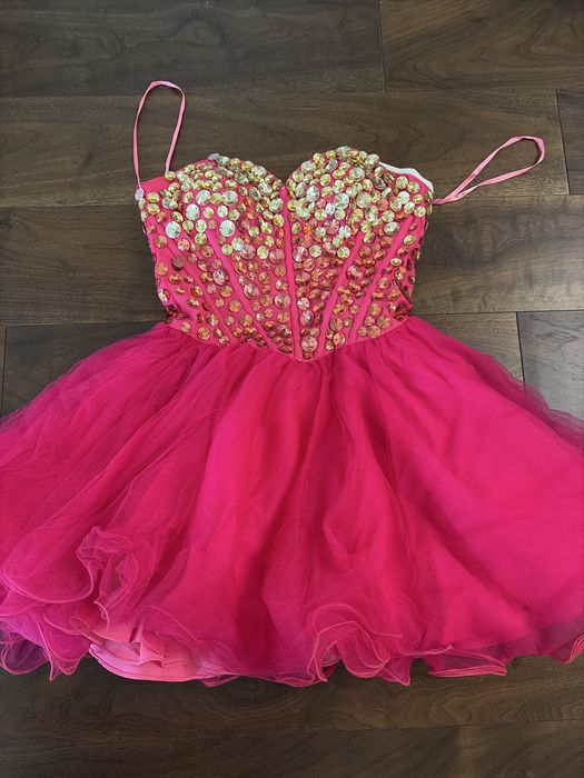 Платье короткое , костельнон Sherri Hill