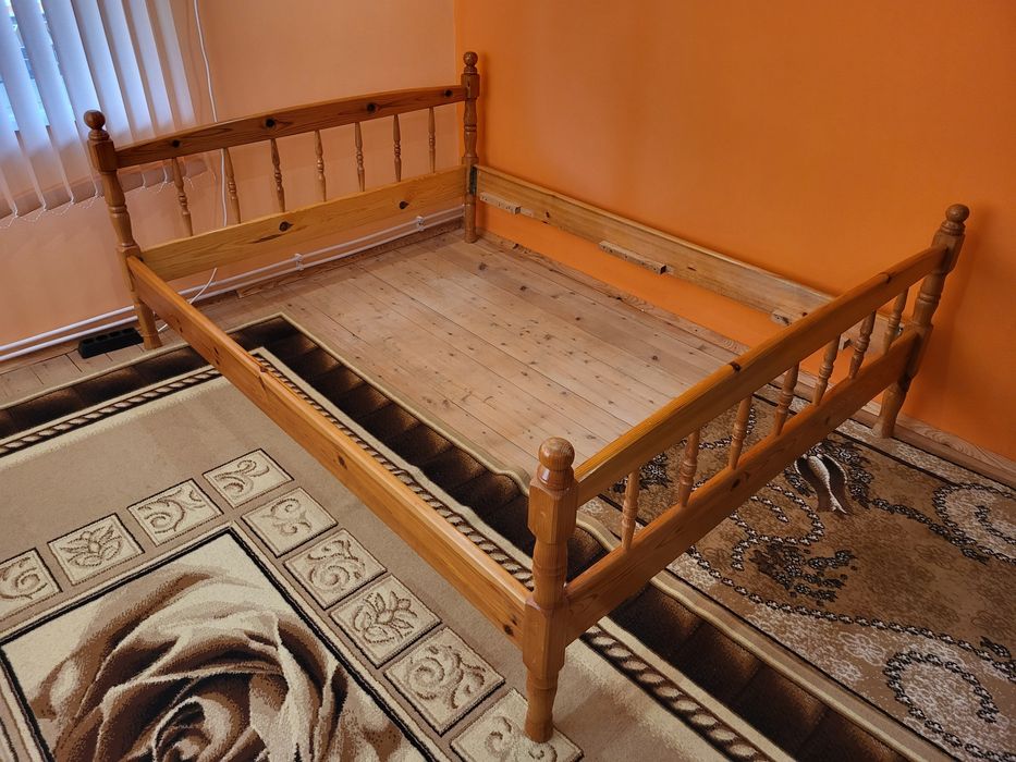 Продавам Спалня, Легло, Чамова рамка за матрак  144/190