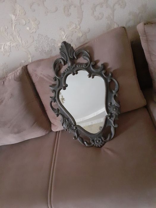 Индийские вазы и посвечник и винтажное зеркало