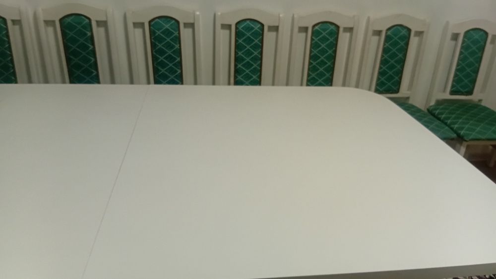 Стол и стулья срочно