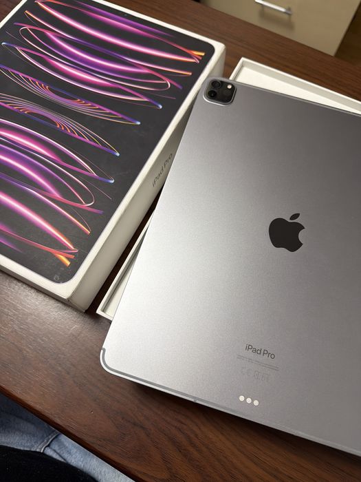 Ipad Pro 12,9-inch M2  6th gen 128Gb Cellular ca noua la cutie