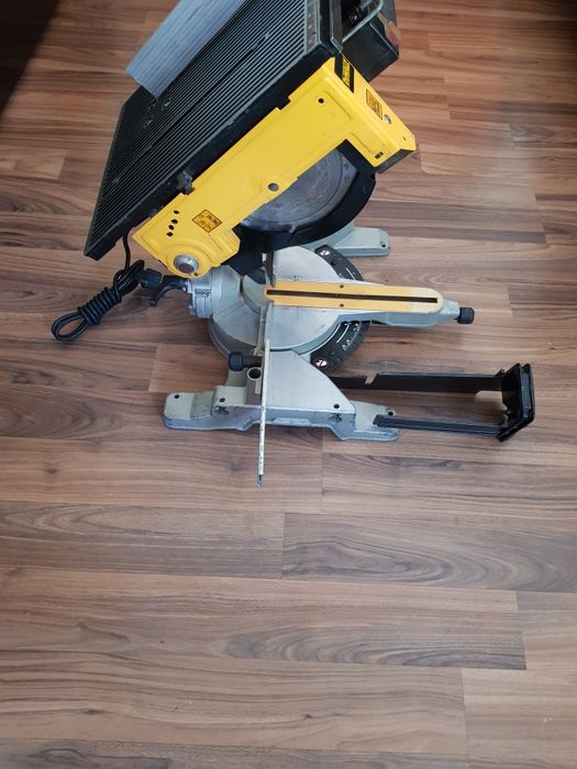 Circular Dewalt DW 711 cu motor pe inducție