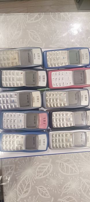 Nokia 1100 și 3410 și 3310