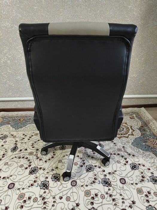 Продам кресло офисное