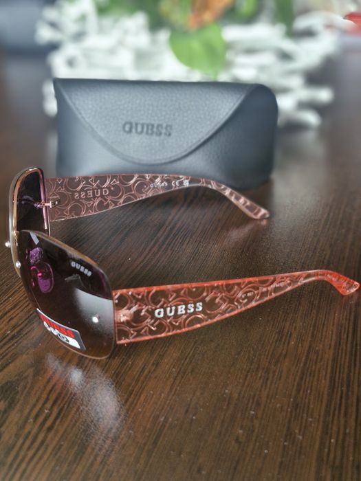 Дамски слънчеви очила Guess с калъф- нови внос СА