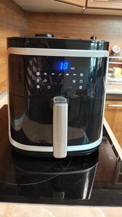 Фритюрник Aigostar, XXL 7L 1900W, 360 циркулация на въздуха, черен. Ко